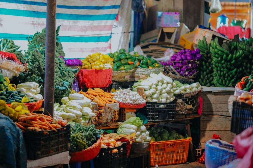 Puesto de frutas y verduras en el Mercado Central de Buenos Aires