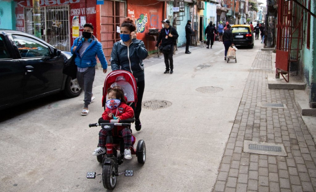 La pobreza infantil bajó 25% respecto a la que dejó el Gobierno anterior, según un informe