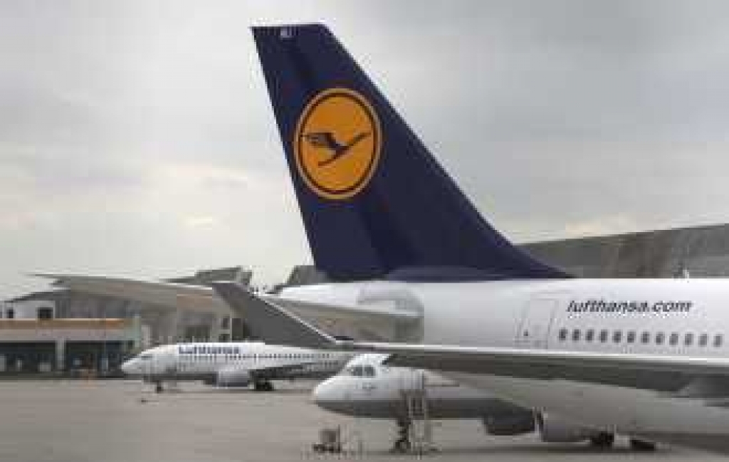 Aviones de Lufthansa en pista durante jornada de huelga