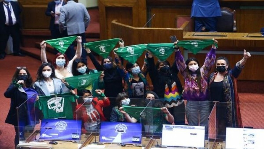 Sesión del Senado de Chile durante el debate sobre expulsión de extranjeros