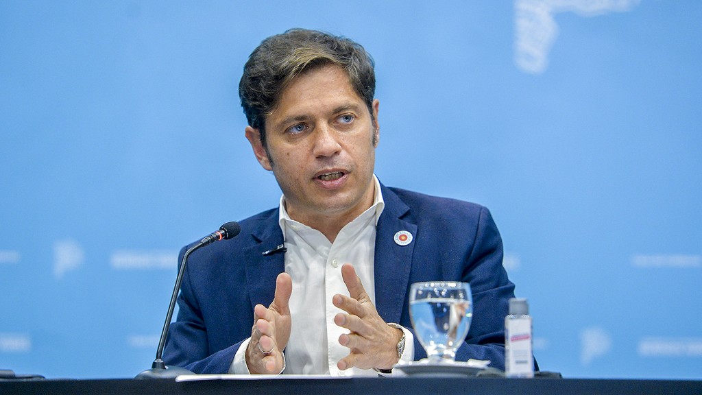 Axel Kicillof y su gabinete durante negociaciones paritarias