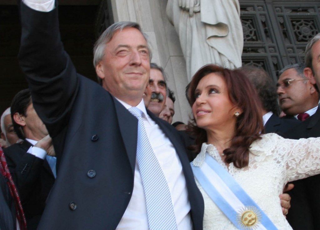 Avión de la flota presidencial argentina en pista