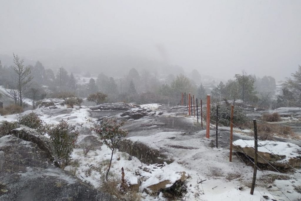 El lugar donde la lluvia se convirtió en nieve es por la zona de Villa Yacanto y La Cumbrecita