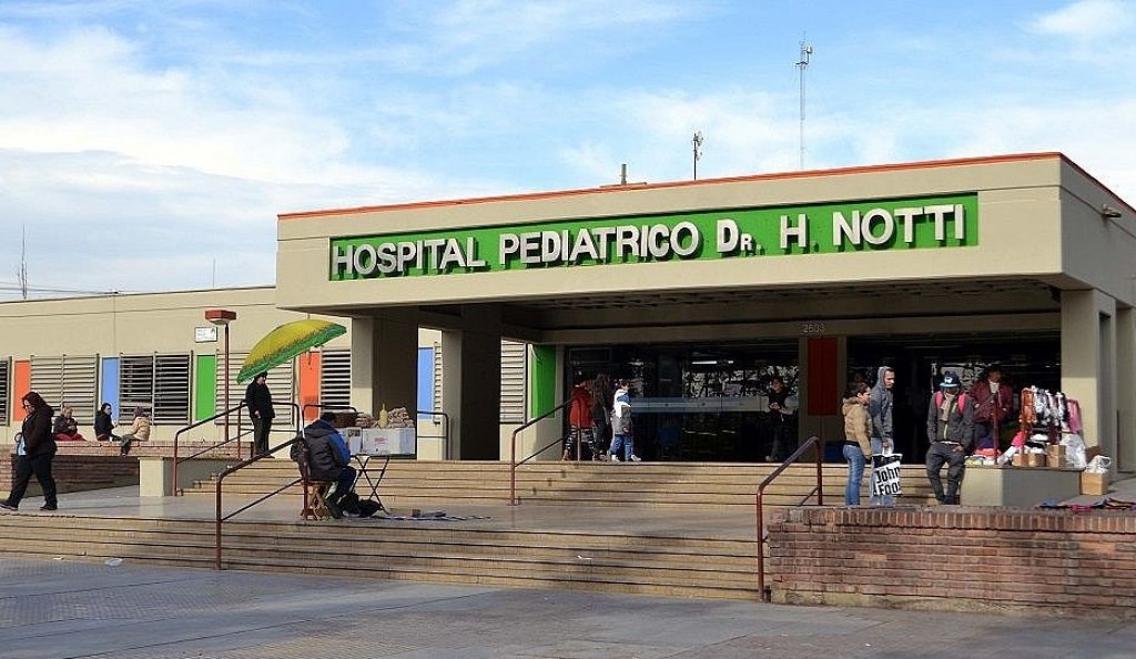 Tres niños y un bebé internados tras intoxicarse con monóxido de carbono