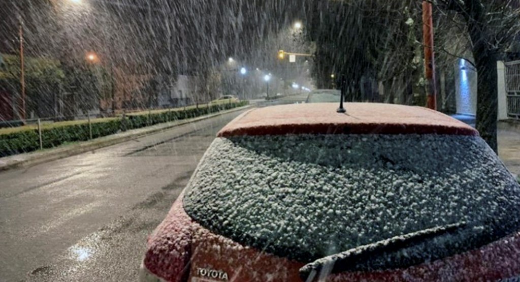 Invierno duro y bajas temperaturas: qué tiene que pasar para que vuelva a nevar en Buenos Aires