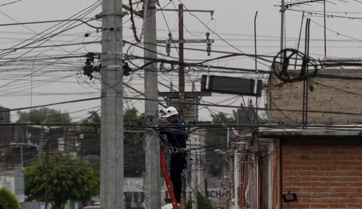 El Gobierno informó que importará energía eléctrica desde Brasil para restablecimiento del servicio tras el temporal