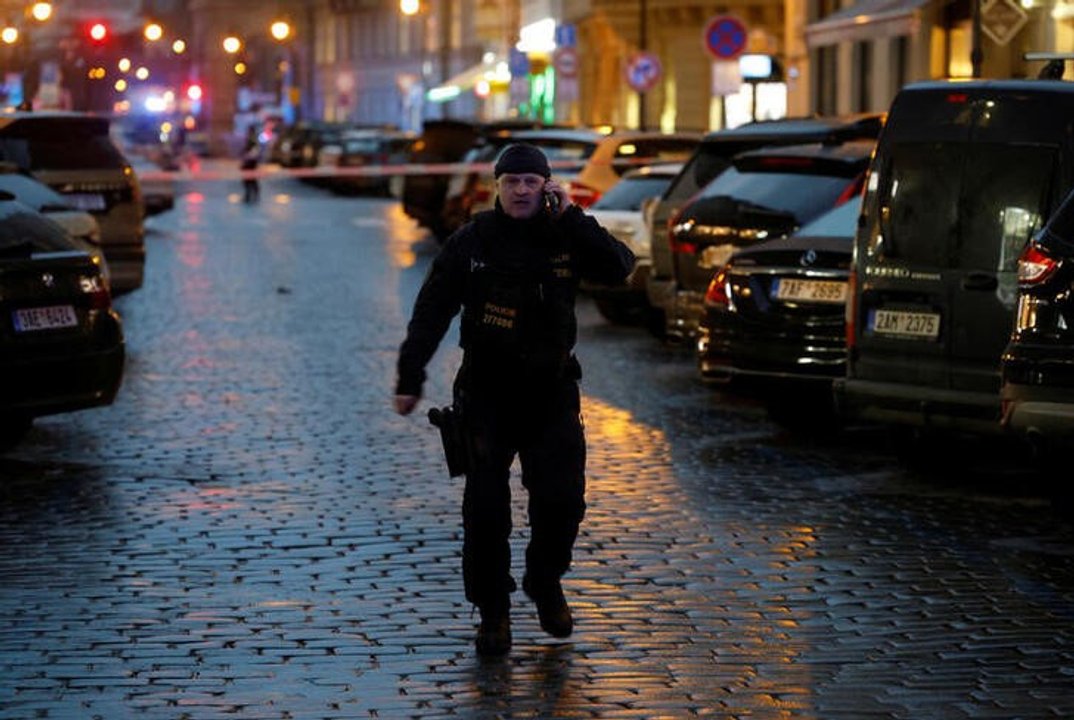 Varios muertos y heridos en un tiroteo en una universidad en Praga
