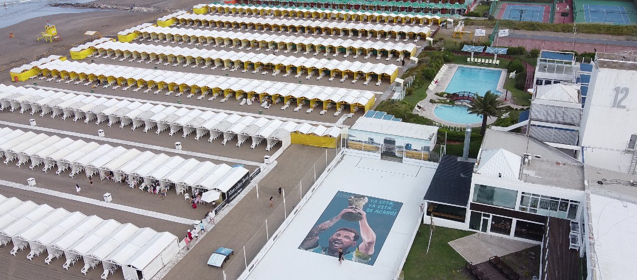 Con la presencia de Chiqui Tapia se inaugurará un espectacular mural de Messi en el balneario del fútbol de Mar del Plata