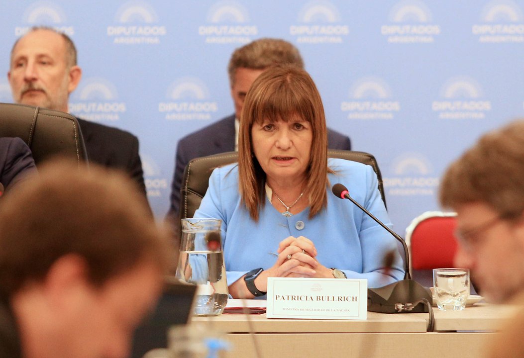 Avanza el plan para que las Fuerzas Armadas den mayor apoyo logístico a la policía contra los narcos