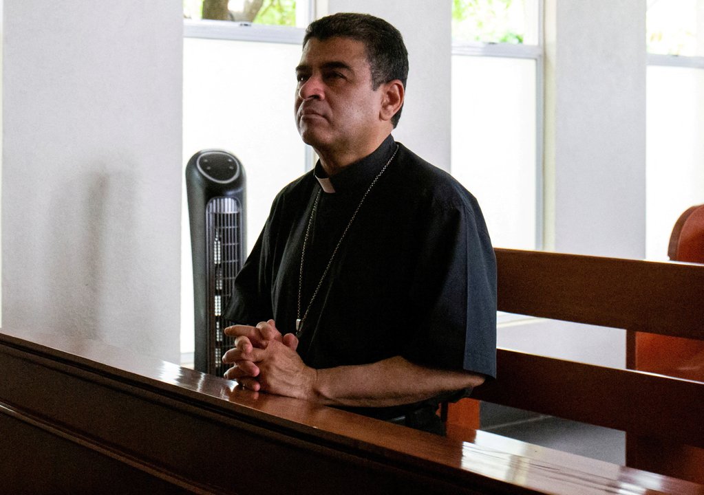 Nicaragua envió al Vaticano al obispo Álvarez y 18 religiosos más detenidos