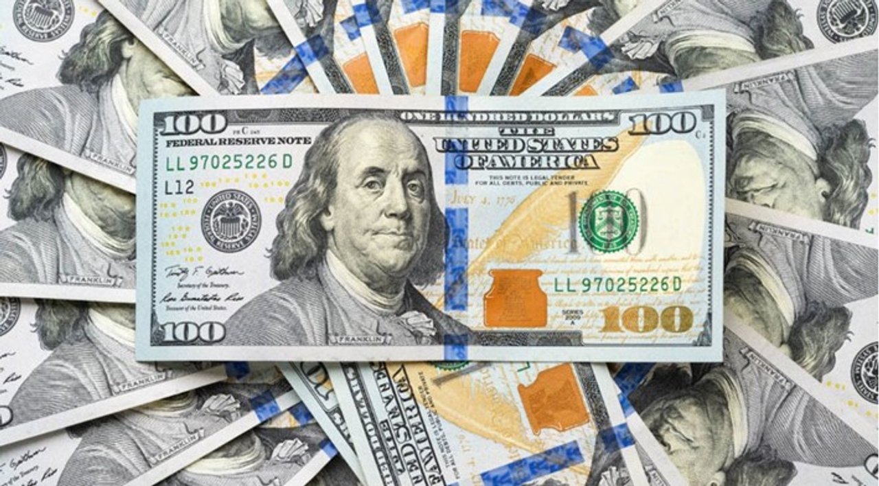 A cuánto cotiza el dólar blue, el oficial y los financieros