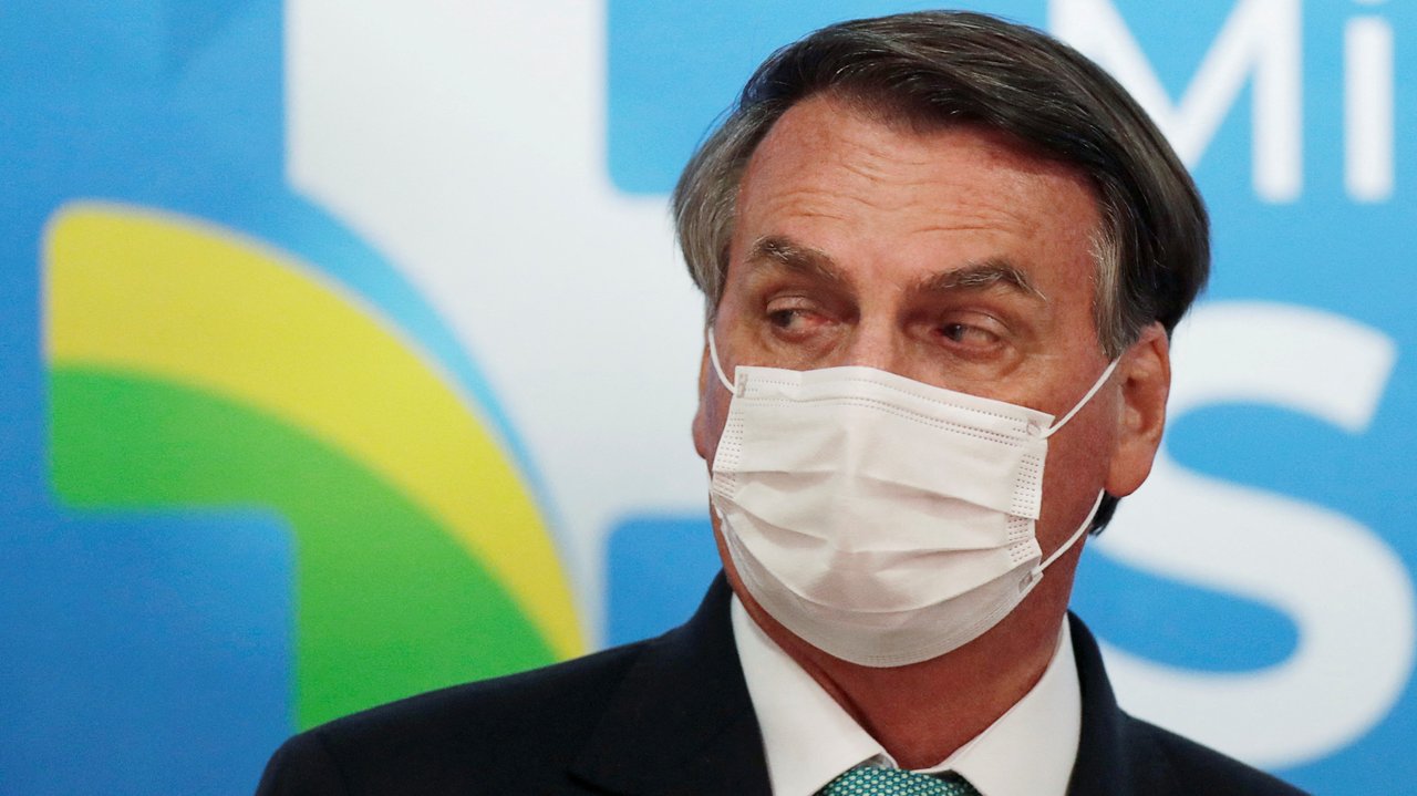 Brasil: aseguran que los registros de vacunación de Bolsonaro son falsos