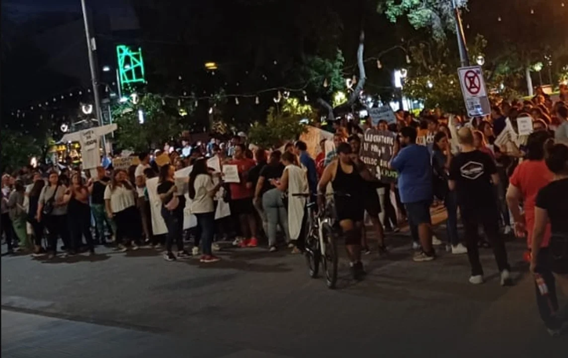 Fuerte protesta en La Rioja: empleados públicos se oponen a las cuasimonedas y advierten a Quintela