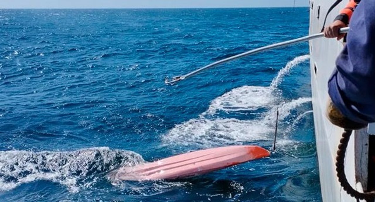 Encontraron el kayak de los dos pescadores desaparecidos en Cariló