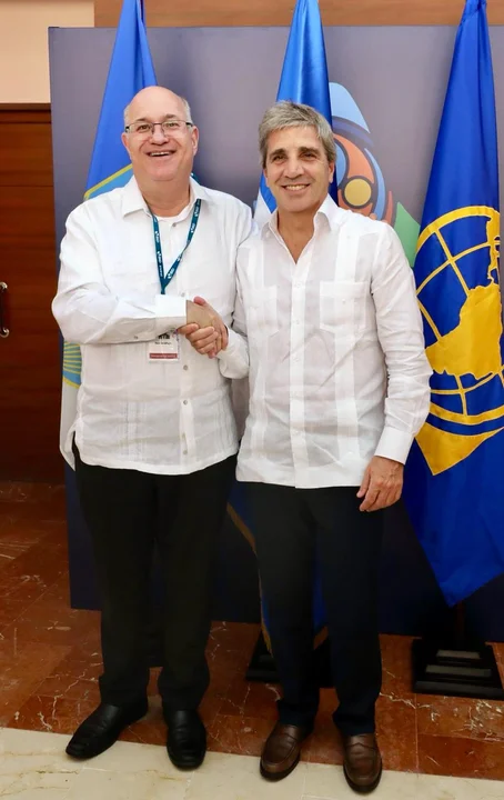 Luis Caputo se reunió en Punta Cana con el Presidente del BID, Ilan Goldfajn