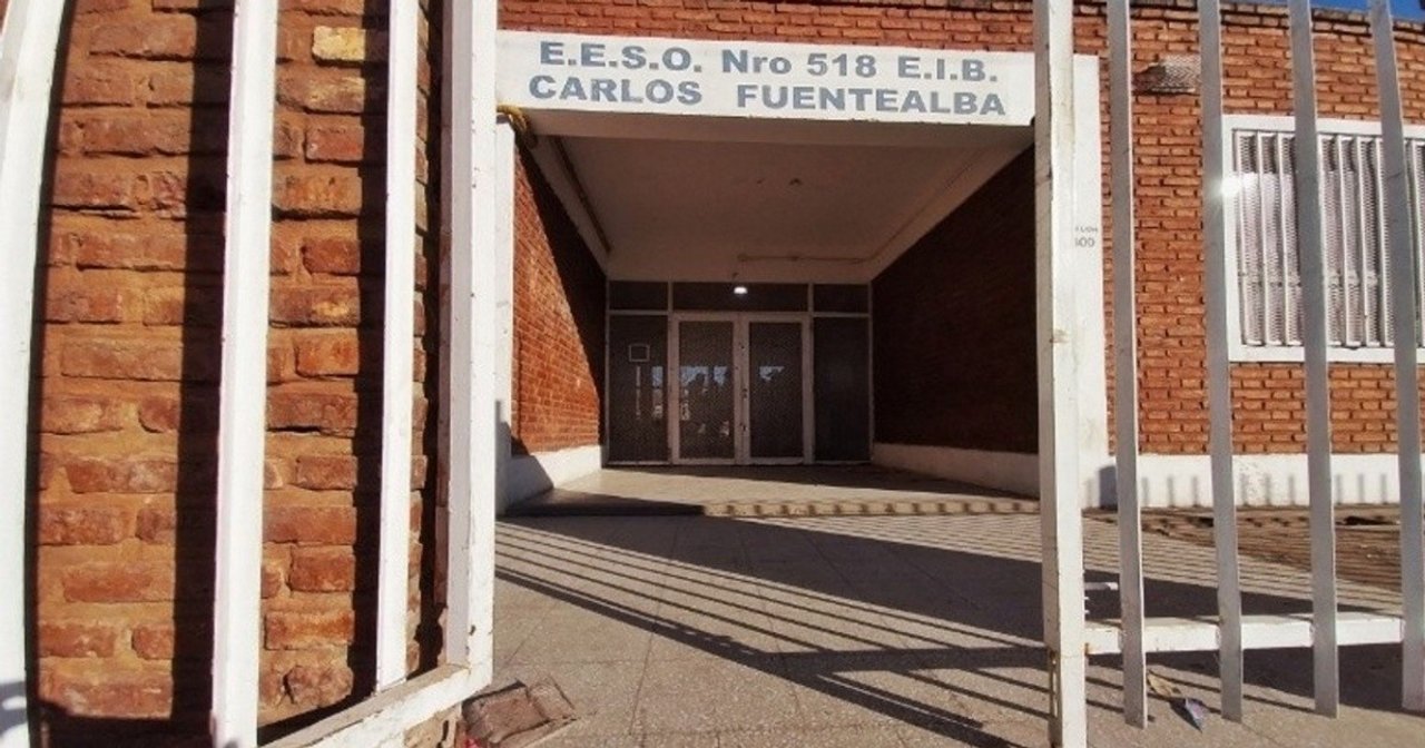 Violencia narco: Tres escuelas de Rosario fueron amenazas Violencia narco: Tres escuelas de Rosario fueron amenazas