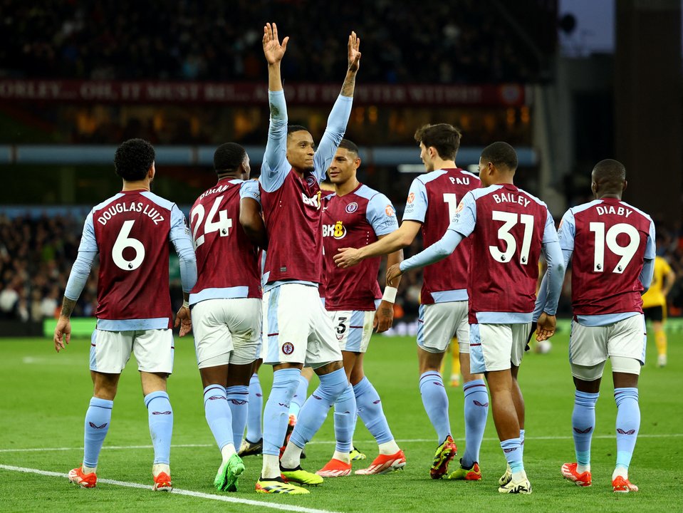 Premier League: Aston Villa ganó y se mantiene entre los cuatro primeros
