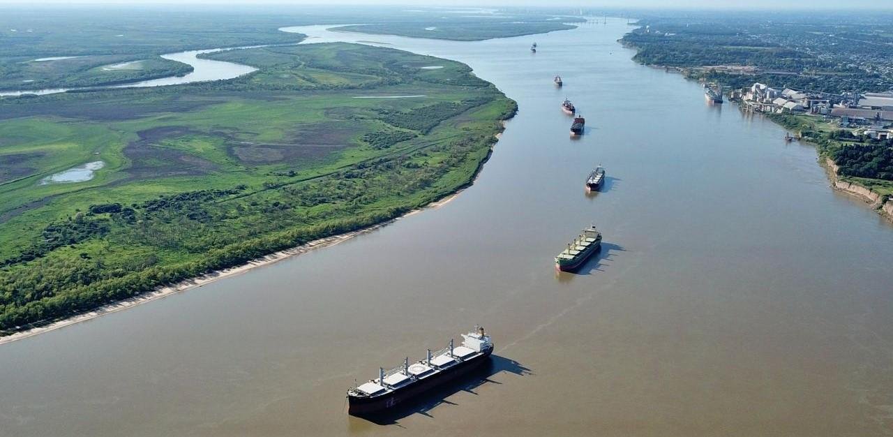 Argentina y Paraguay avanzan en mejoras para la navegabilidad de la Hidrovía Paraguay-Paraná