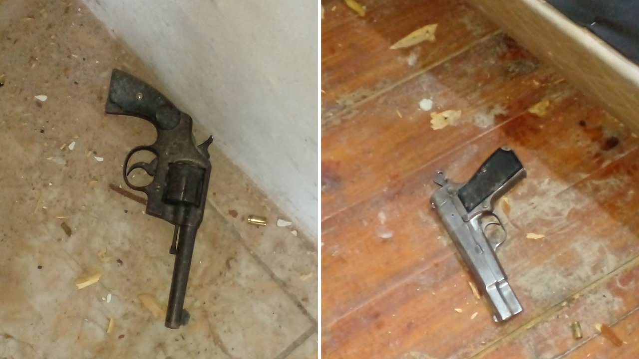Armas secuestradas en la vivienda.