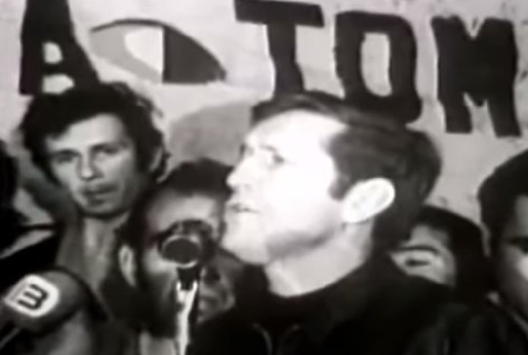 La renuncia de Mugica como asesor de López Rega, la decisión que terminó de condenarlo a la muerte