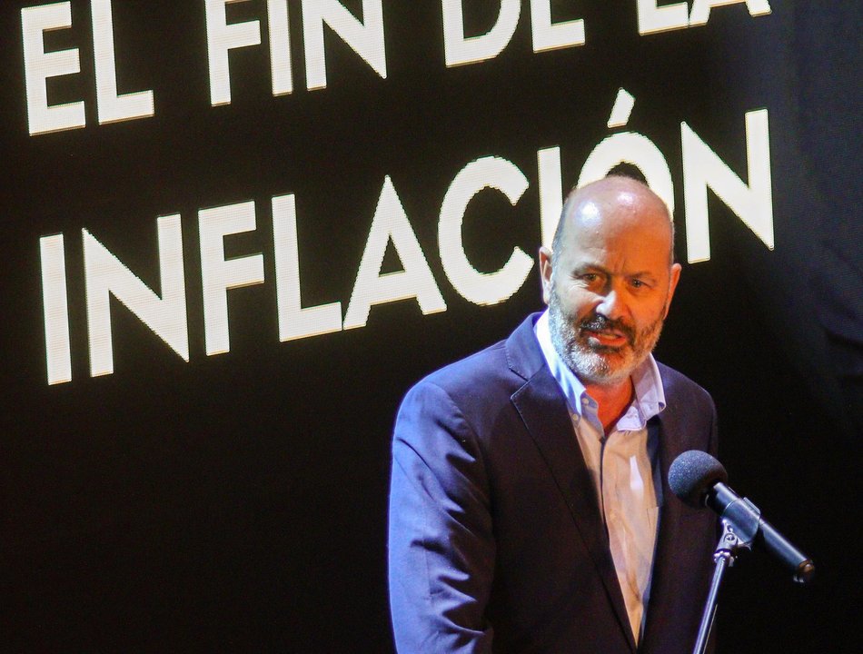 Sturzenegger iba a dar una charla en la UBA pero se bajó por temor a posibles "escraches"