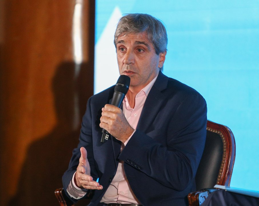 El insólito elogio de Milei a Caputo ante empresarios