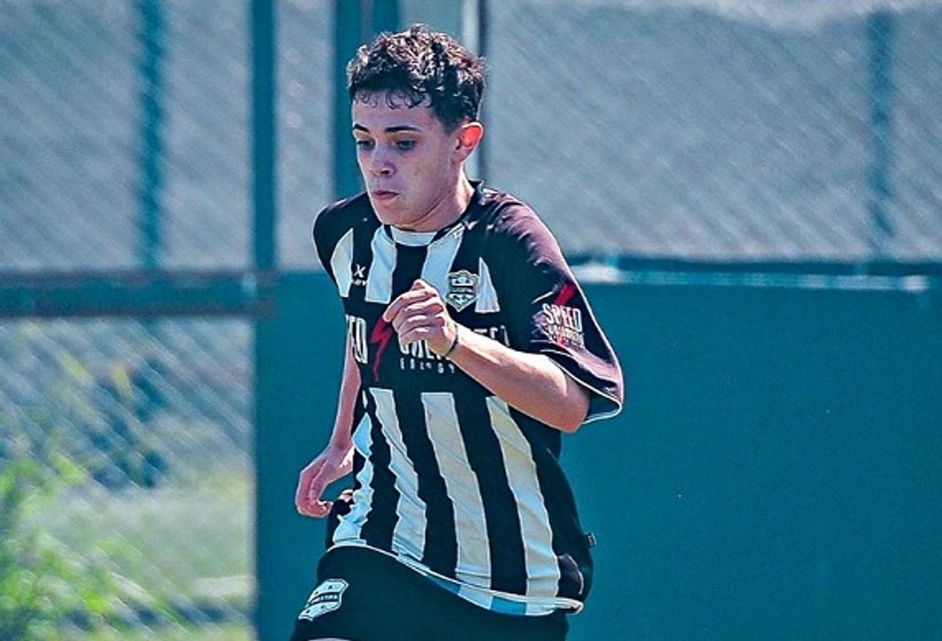 Con 14 años, Mateo Apolonio se convirtió en el jugador más joven de la historia en debutar en el fútbol argentino