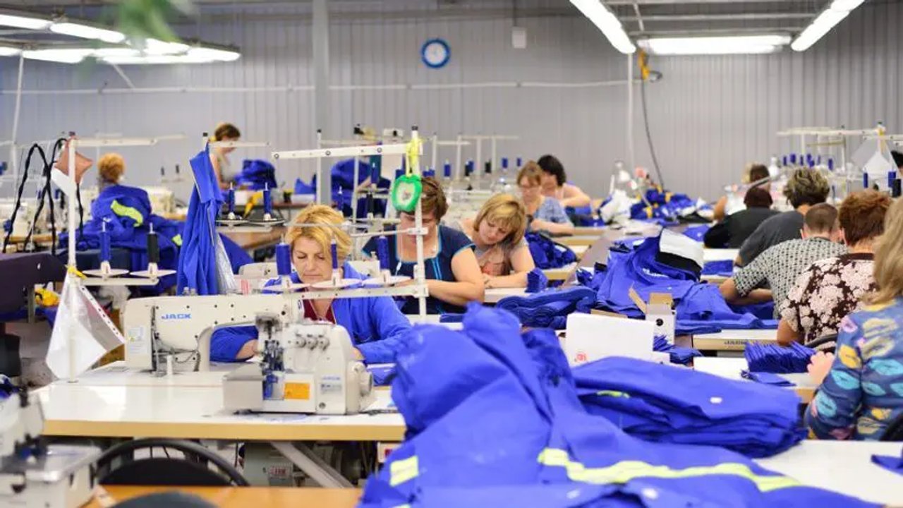 La industria textil profundiza el declive en la producción y la pérdida de empleos por el bajo consumo