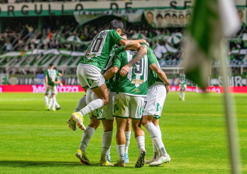 En un partido que tuvo tres penales, Banfield consiguió su primer triunfo ante Newell’s