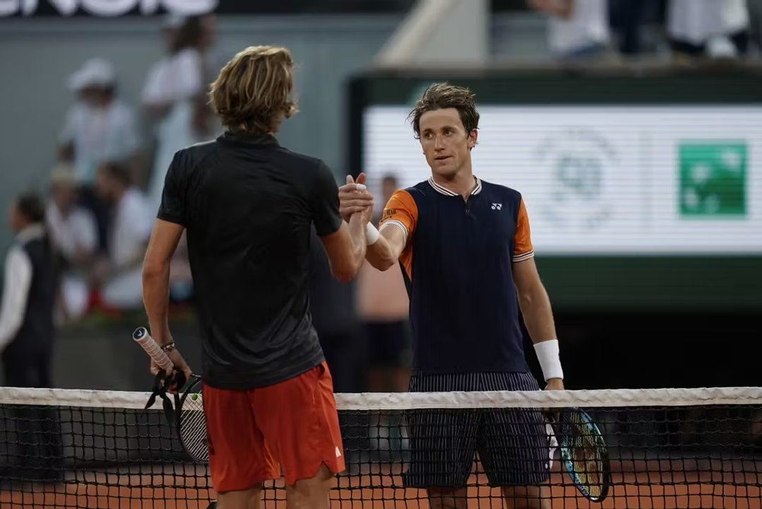 Zverev y Ruud se enfrentan por un lugar en la final de Roland Garros