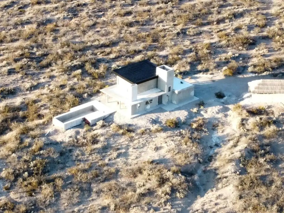 Río Negro: el municipio de los Soria se hartó de las casas clandestinas y mandó a demoler una