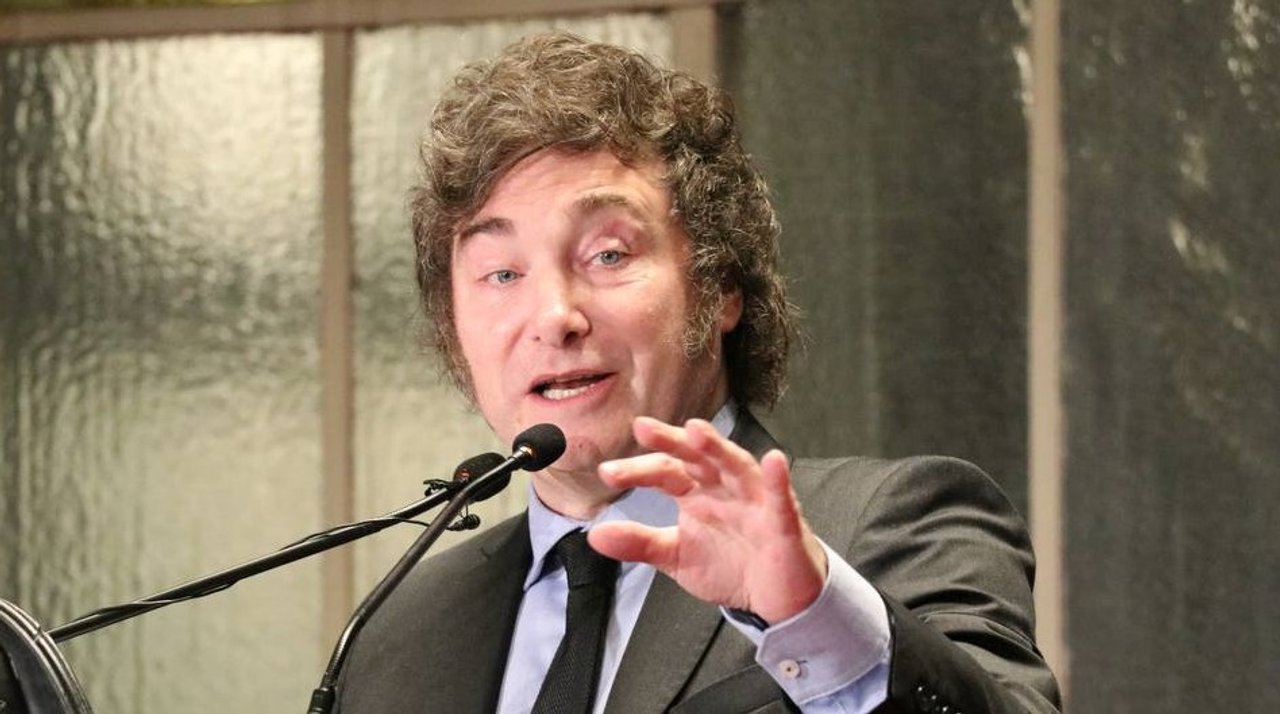 "El camino al infierno está pavimentado de buenas intenciones", dijo Milei sobre Alberto Fernández