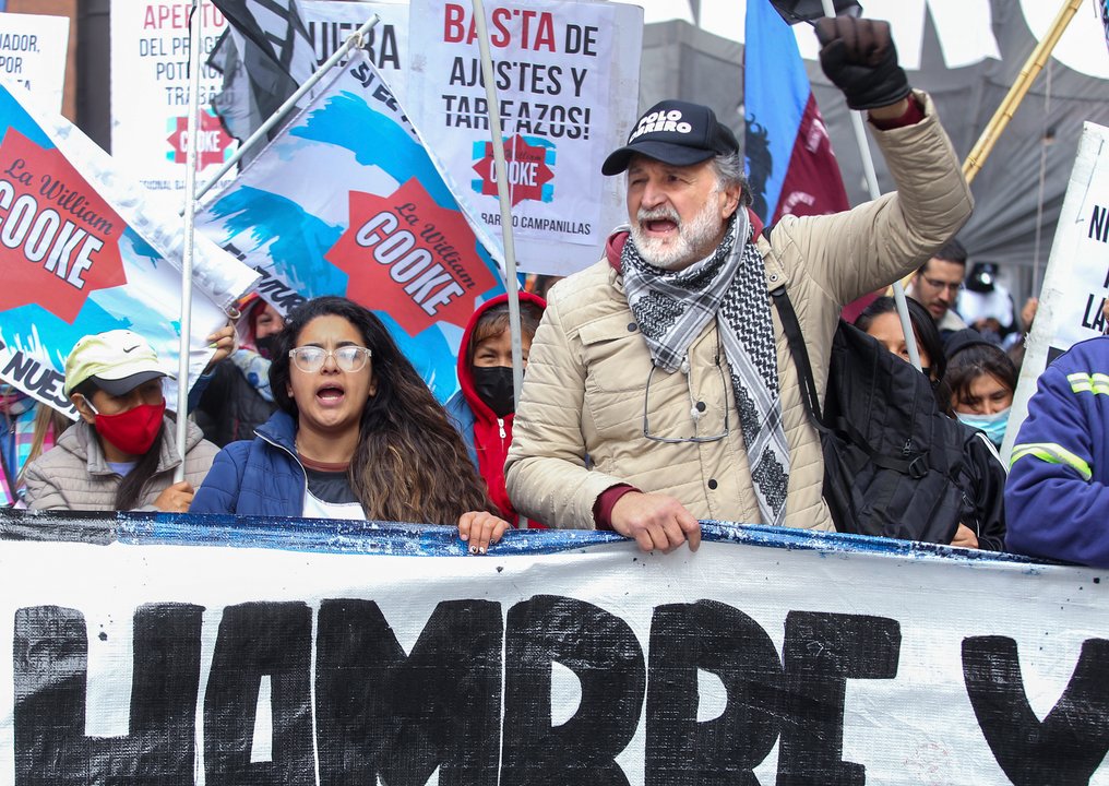 Bullrich activó el protocolo antipiquetes ante el intento de organizaciones sociales cortar el Puente Pueyrredón