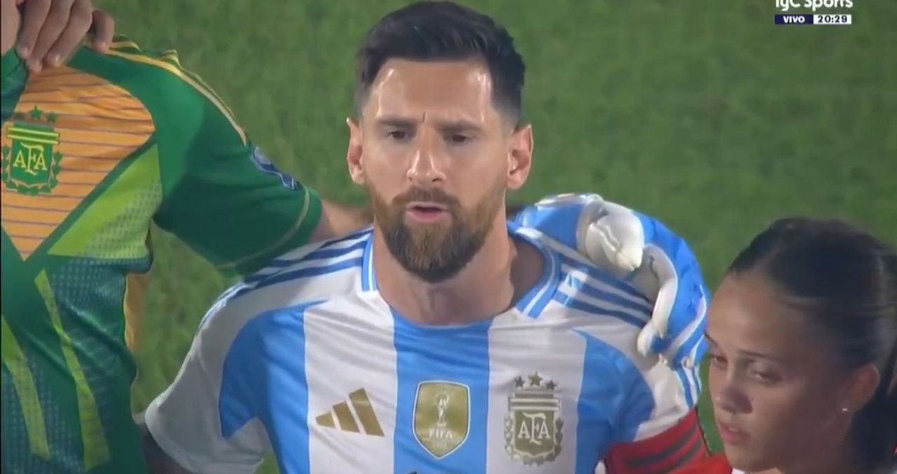 "Cantemos el Himno con la Selección": la histórica transmisión unificada de los canales argentinos antes de la final
