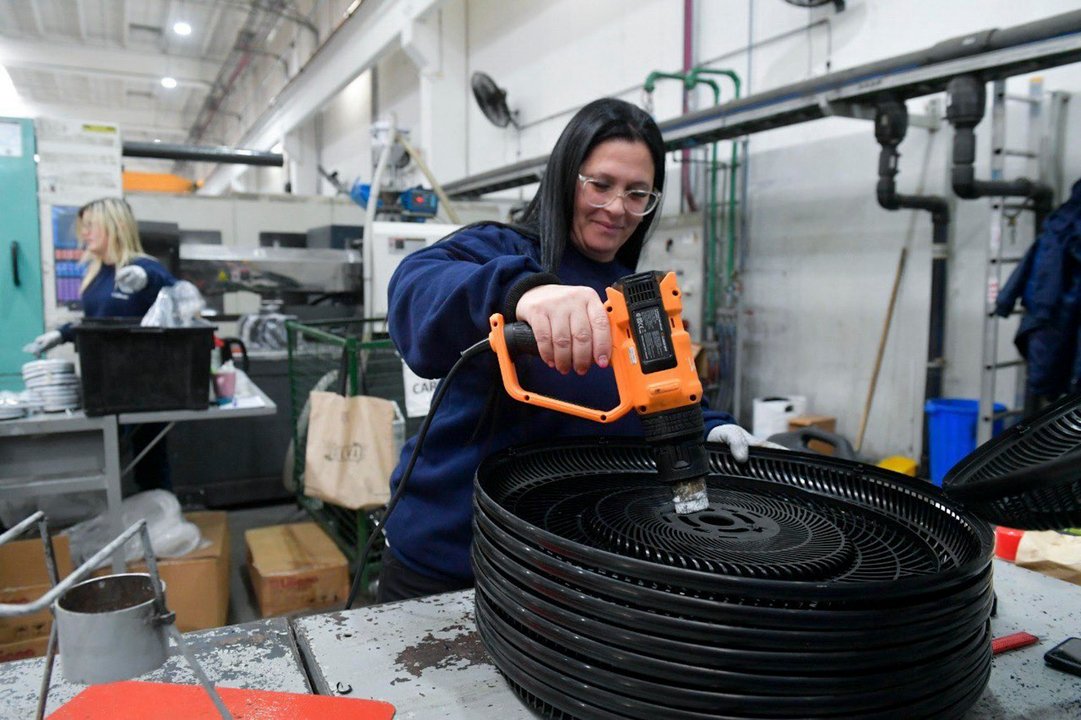 Autoridades económicas reglamentan el Régimen de Incentivo para Medianas Inversiones (RIMI)