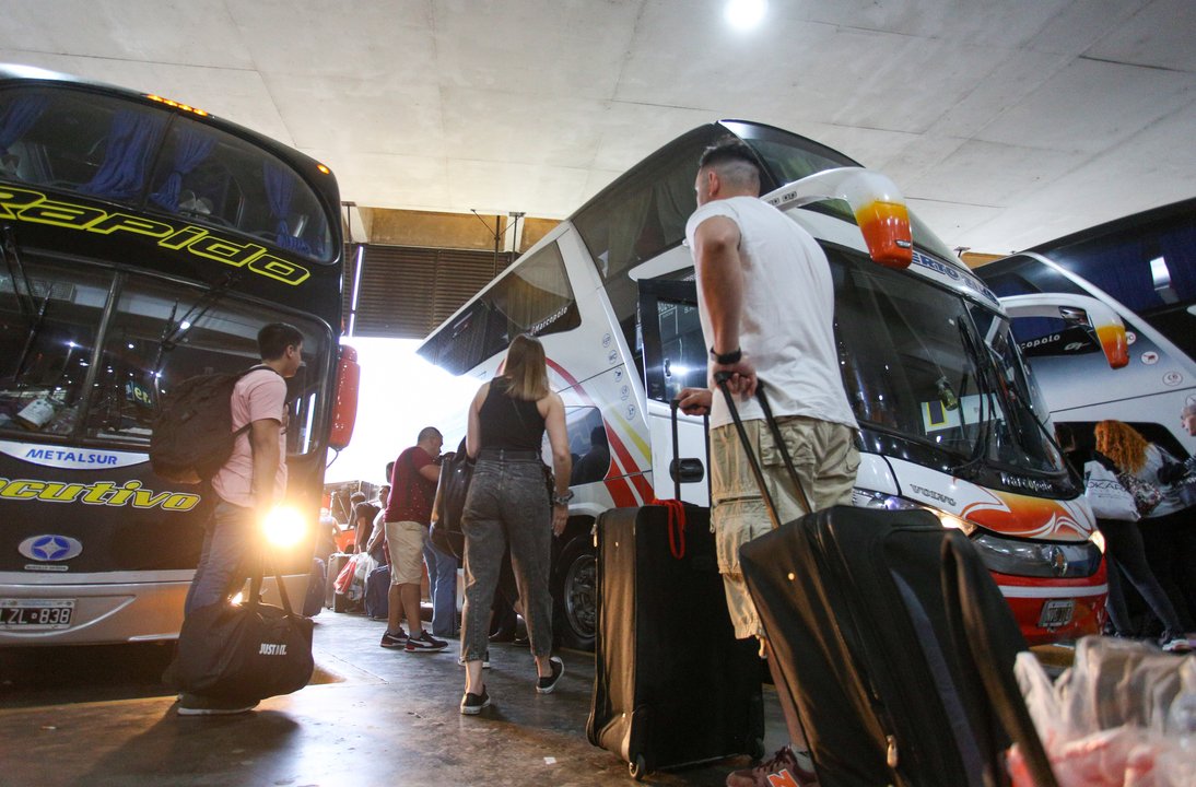 Pasajes gratuitos para personas con discapacidad: transportistas reclaman deuda de $27.000 millones