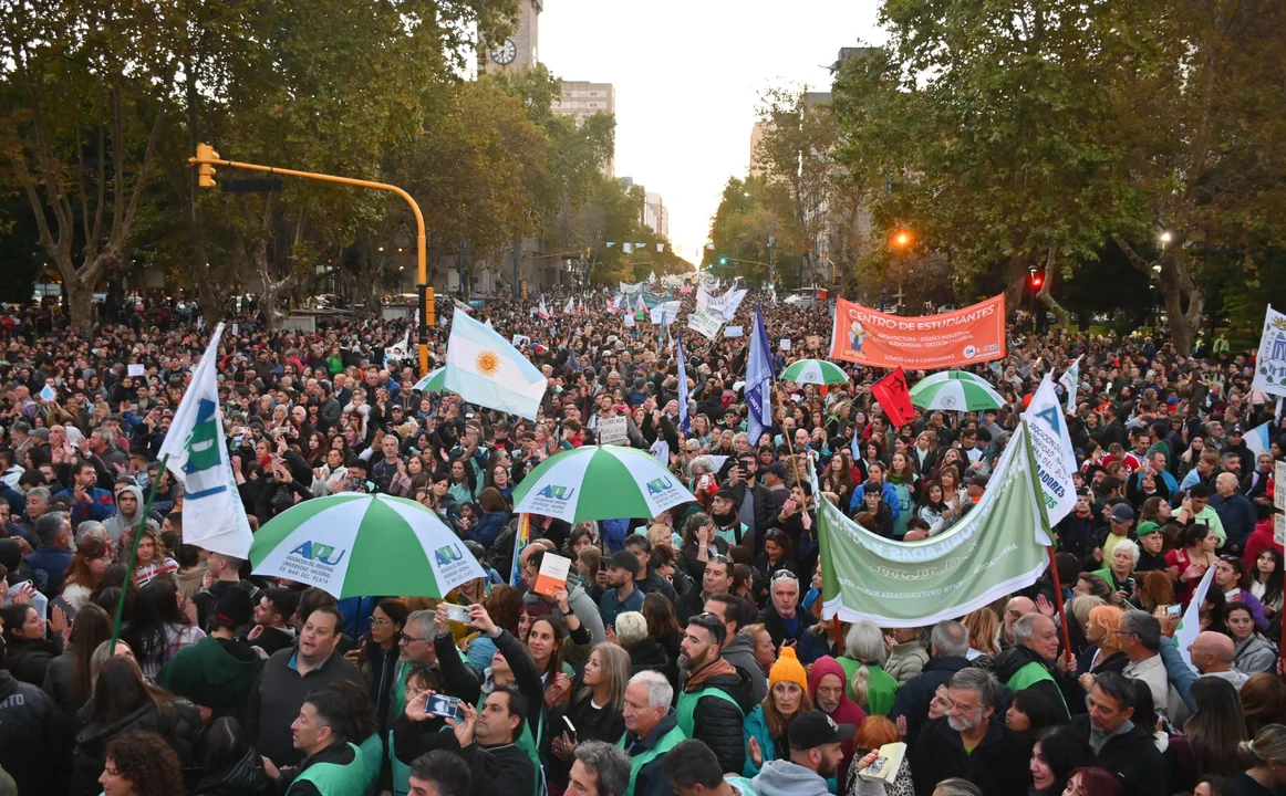 Milei vs. las universidades: una batalla presupuestaria que movilizó a la  sociedad - Agencia Noticias Argentinas