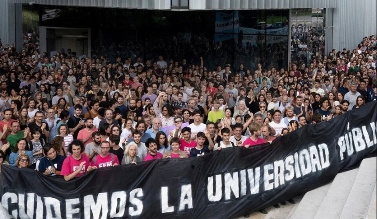 Milei vs. las universidades: una batalla presupuestaria que movilizó a la  sociedad - Agencia Noticias Argentinas