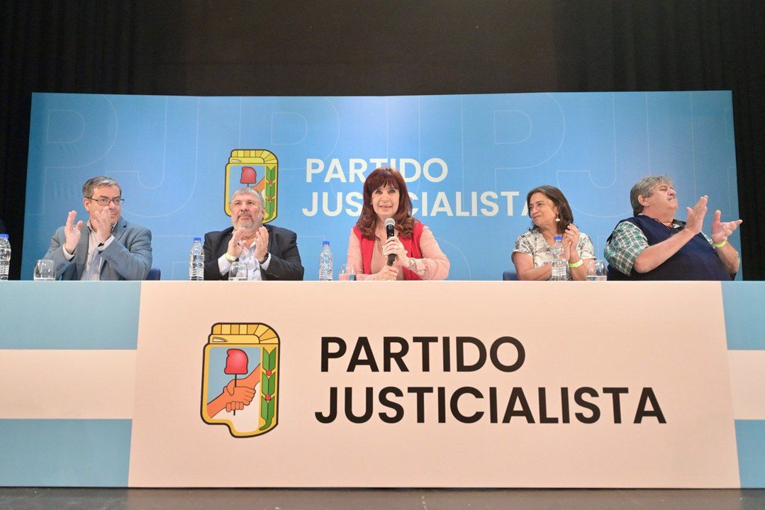 Sin Cristina Kirchner y con Axel Kicillof en duda, el PJ se reúne este martes en un congreso virtual Sin Cristina Kirchner y con Axel Kicillof en duda, el PJ se reúne este martes en un congreso virtual
