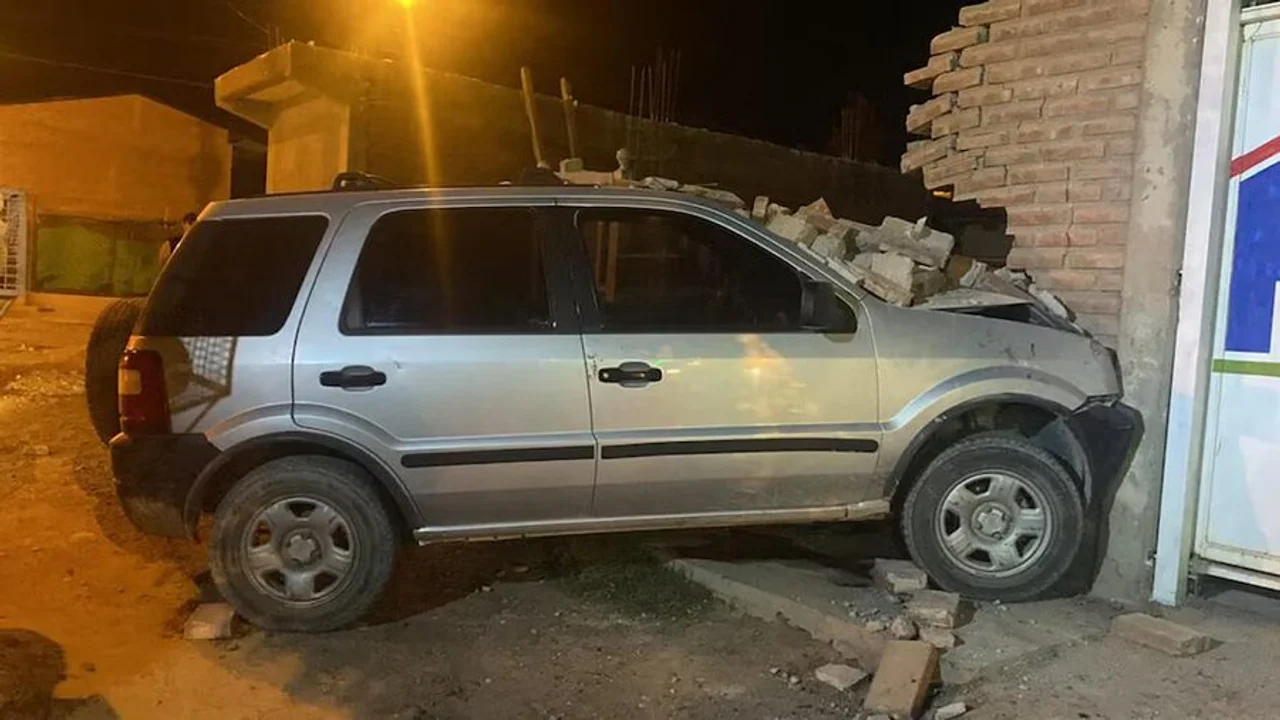 La mujer escapó, mientras que el hombre fue atendido por heridas