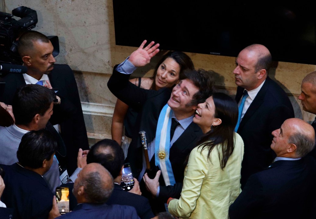 Javier Milei y escenario político argentino según encuesta