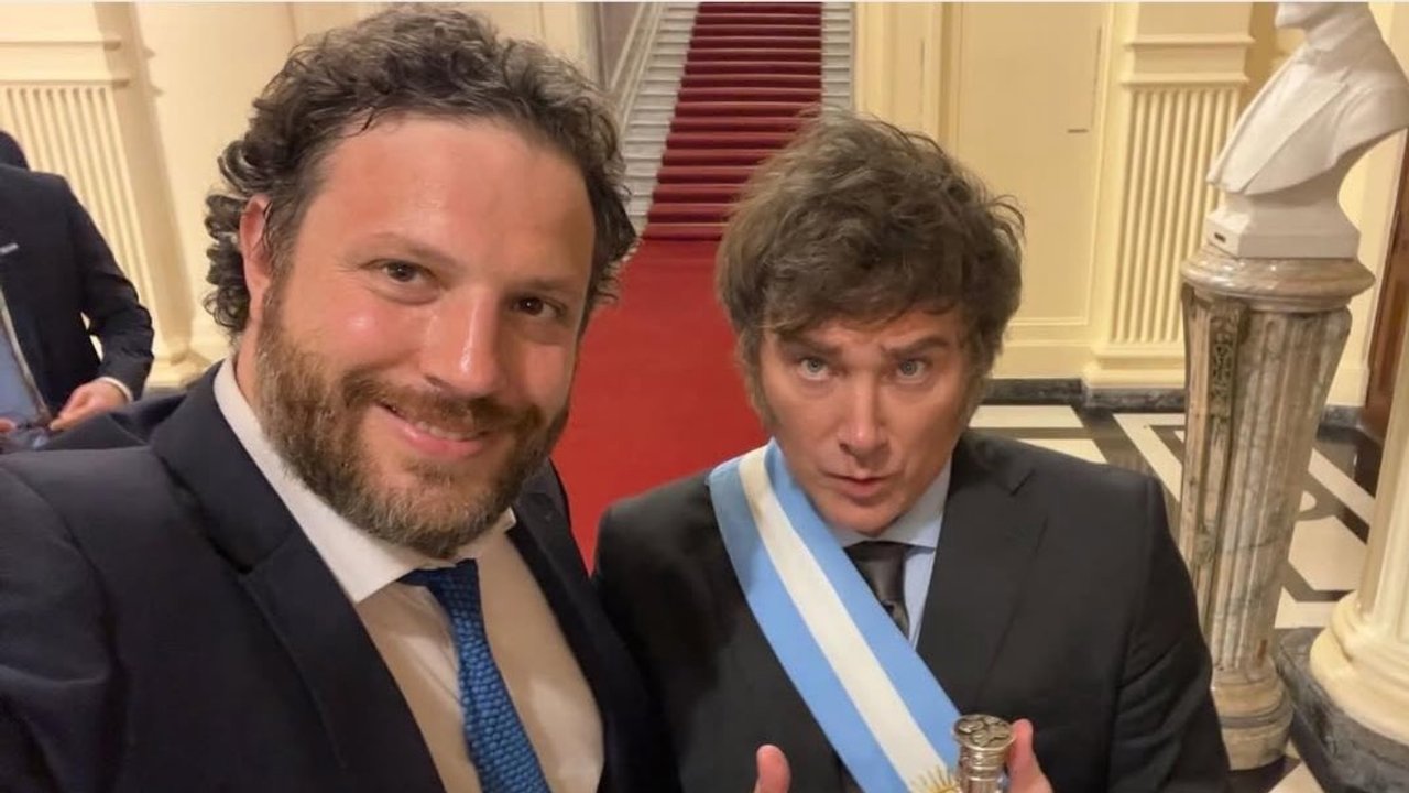 Contra todos: para Javier Milei el consumo crece y usa como prueba el video de un funcionario cercano