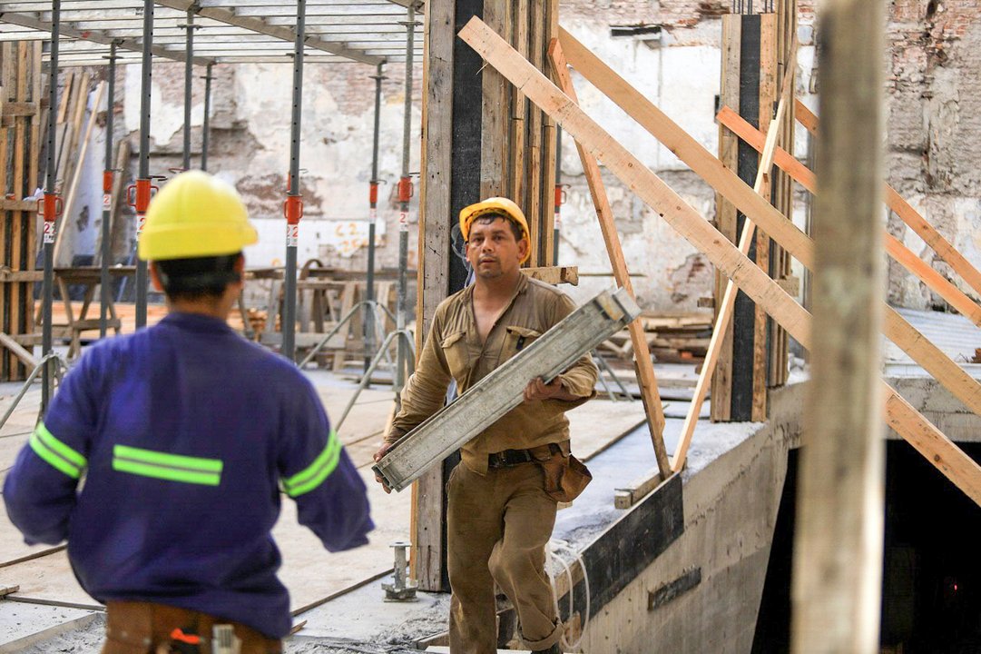 Obra en construcción y materiales de obra