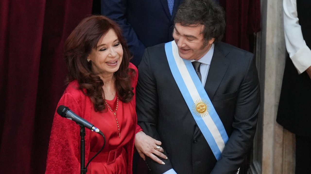 Javier Milei y Cristina Kirchner, eje de una nueva encuesta de opinión pública