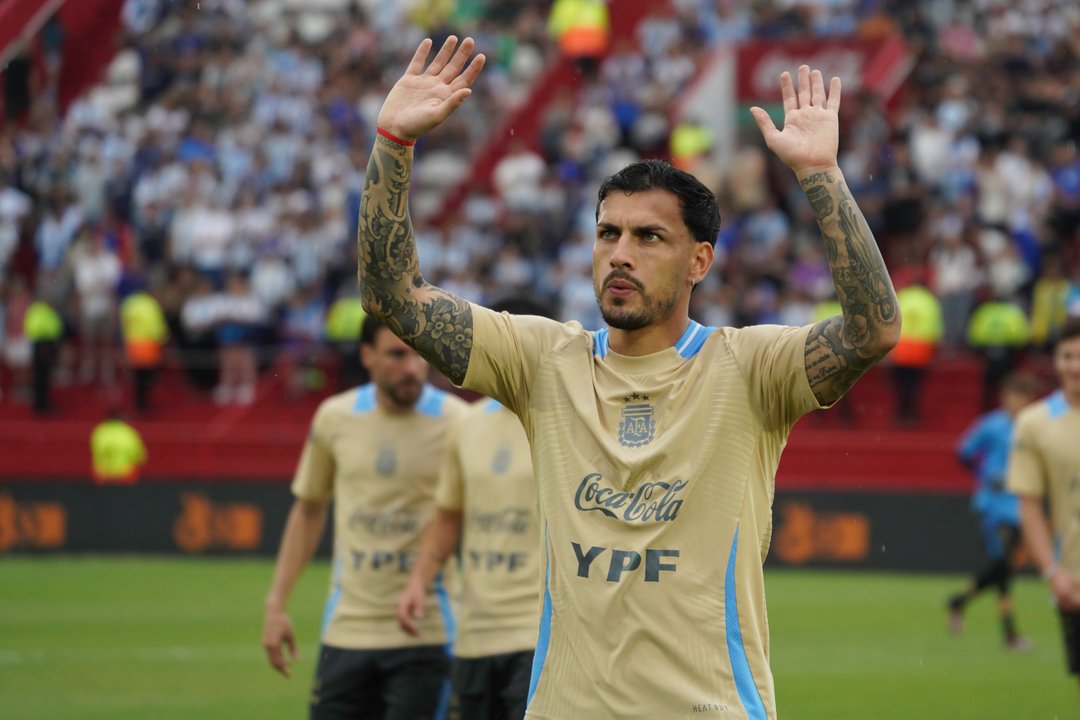 “Me vuelve loco, quiere que vaya a Santos”: Paredes reveló la insistencia de Neymar para jugar juntos “Me vuelve loco, quiere que vaya a Santos”: Paredes reveló la insistencia de Neymar para jugar juntos
