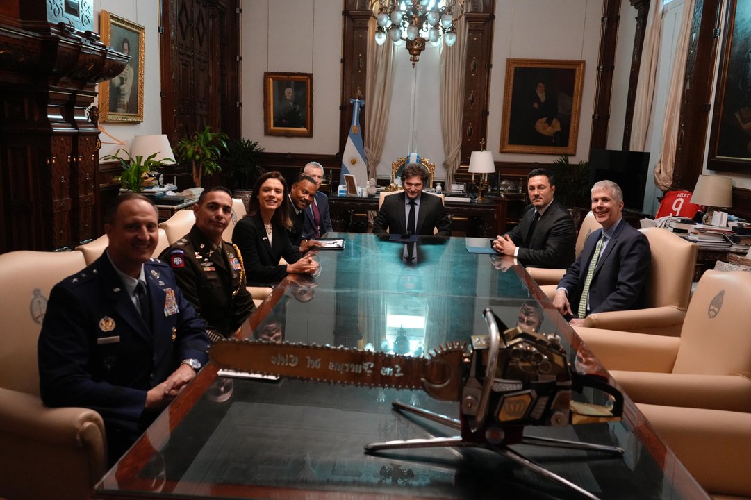 Milei recibió al jefe del Comando Sur de Estados Unidos para reforzar la cooperación militar