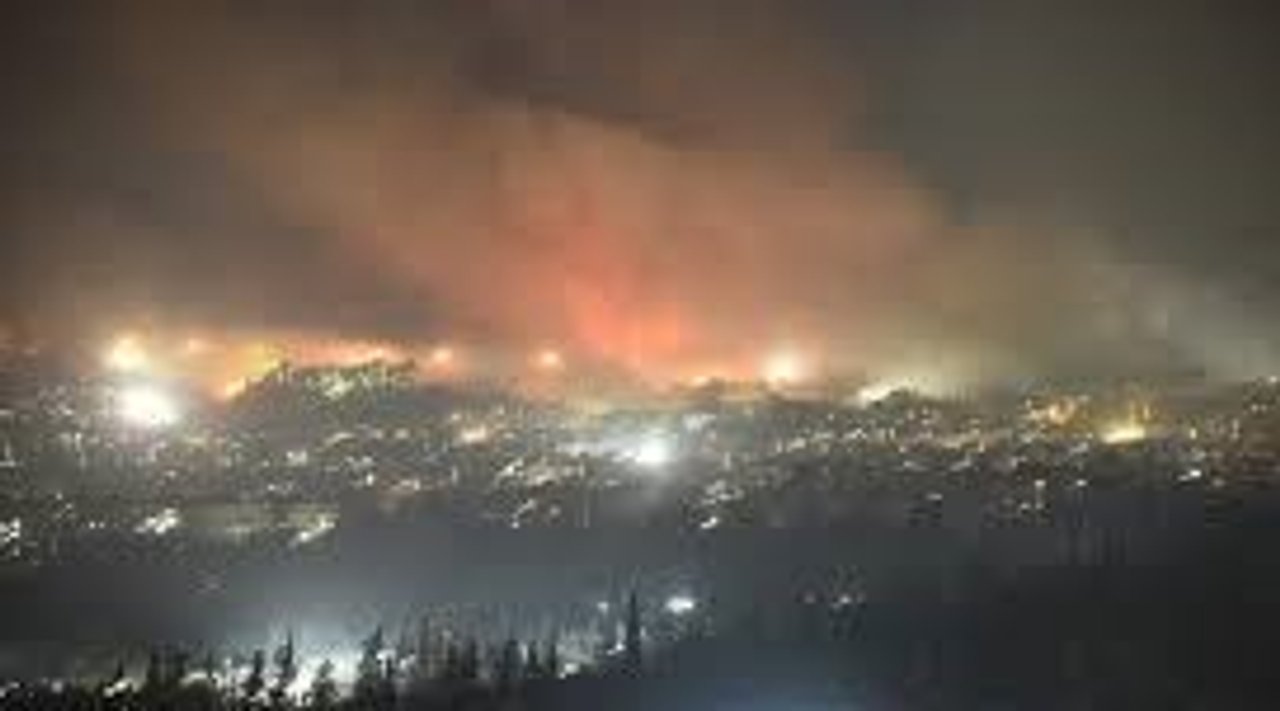 Siria e Israel acuerdan un alto al fuego, pero persisten los combates tribales en el sur sirio