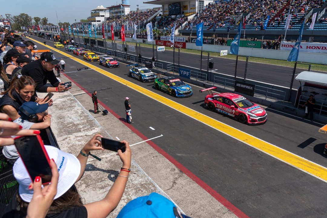 El TC2000 vuelve a rugir en Buenos Aires: velocidad y emoción en el Gálvez El TC2000 vuelve a rugir en Buenos Aires: velocidad y emoción en el Gálvez
