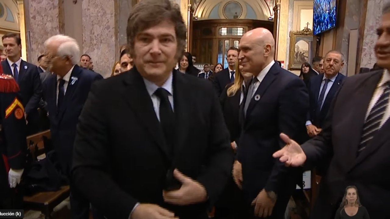 Javier Milei y Jorge Macri, a los abrazos en el Tedeum