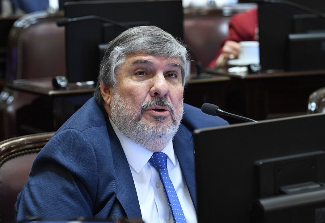 El kirchnerismo vuelve a ceder y acepta discutir en comisión Garrahan y universidades la semana próxima El kirchnerismo vuelve a ceder y acepta discutir en comisión Garrahan y universidades la semana próxima